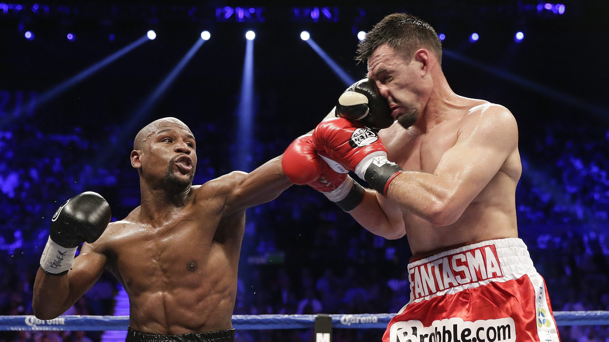 浓眉哥巅峰对决，詹姆斯与40激战阿森纳分钟，回归赛场胜负难料！