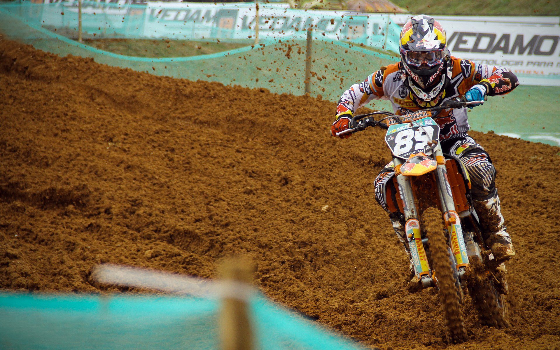 梅西强势归来！首战绝杀亮眼表现引爆西班牙观众激情