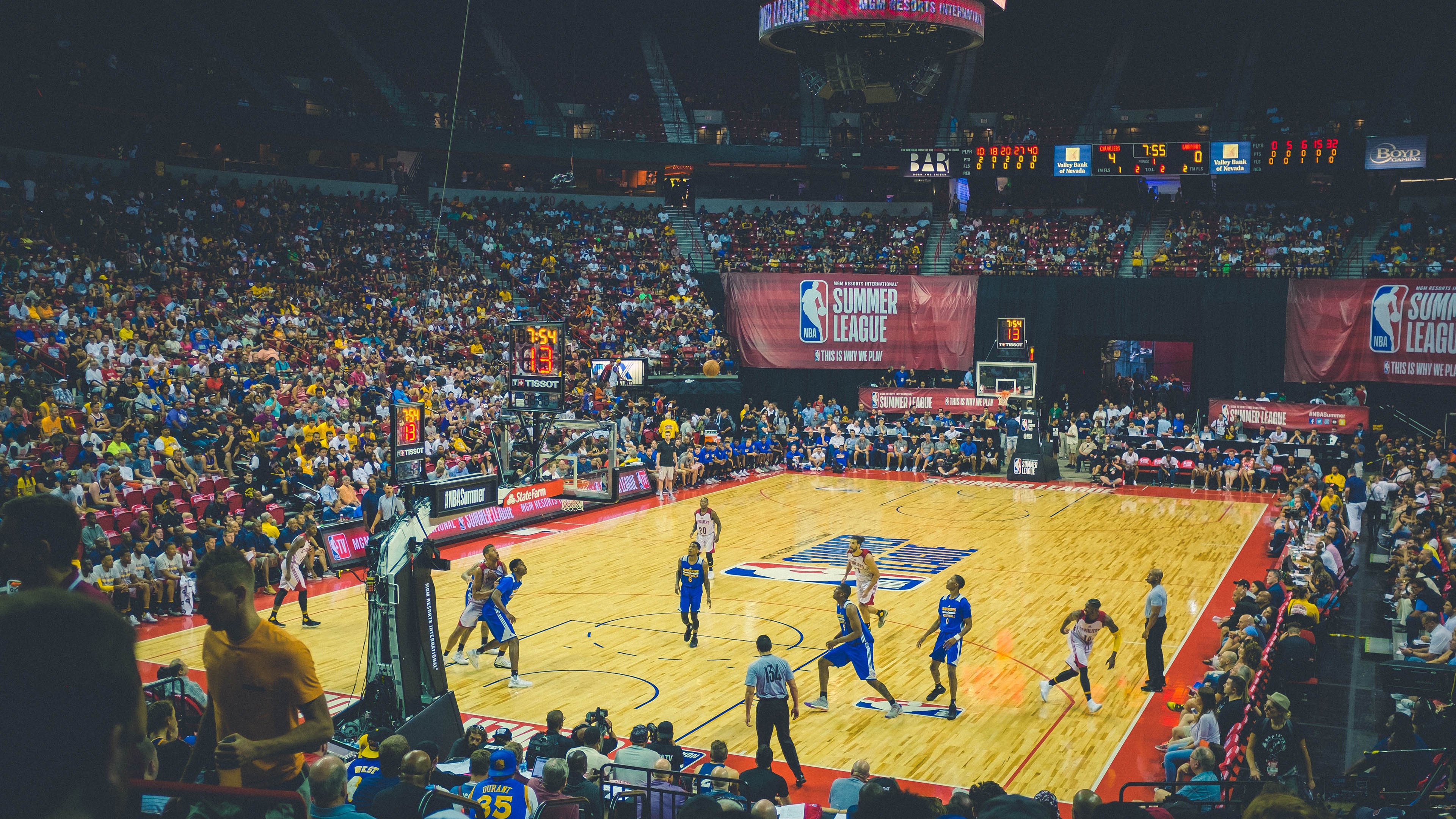 莱万多夫斯基连续七场比赛得分爆棚，巴黎圣日耳曼迎战极限之旅！