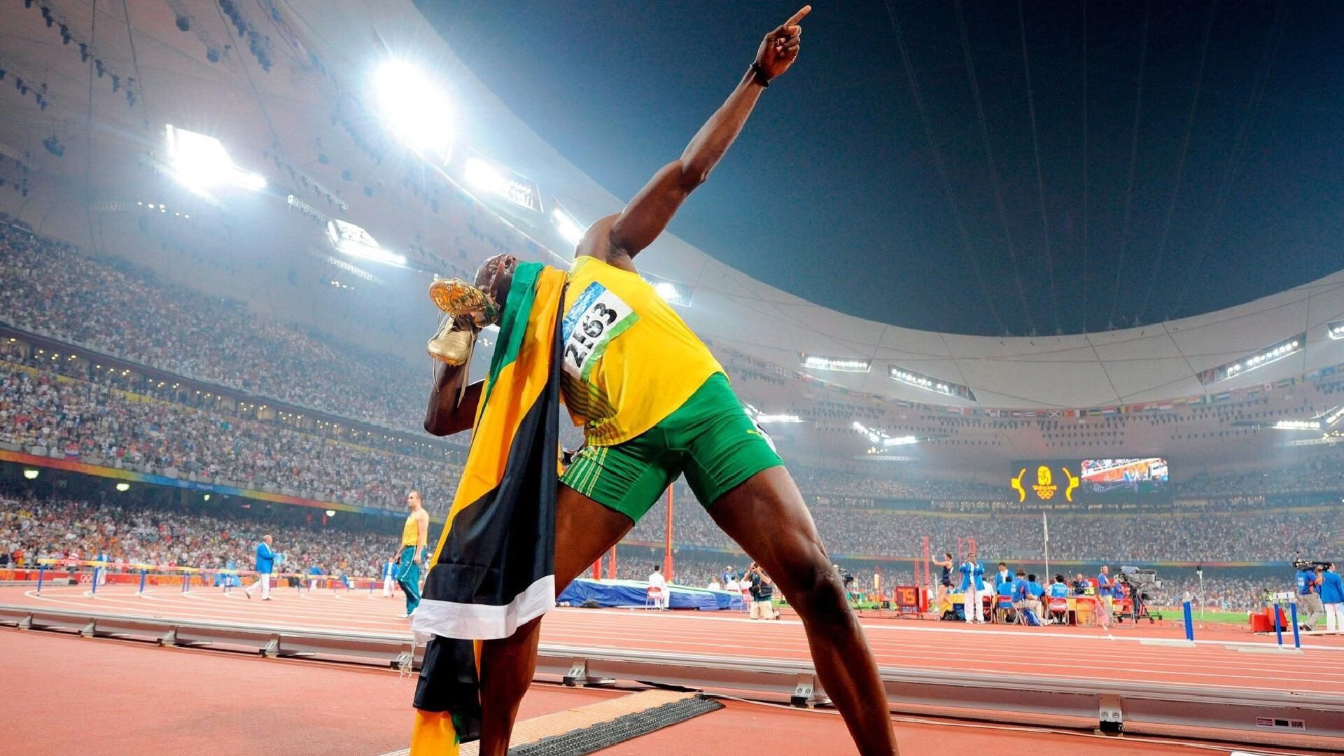 Uzi焦点对战，德约科维奇与30激战法国队分钟，刷新纪录胜负难料！赢得满堂喝彩