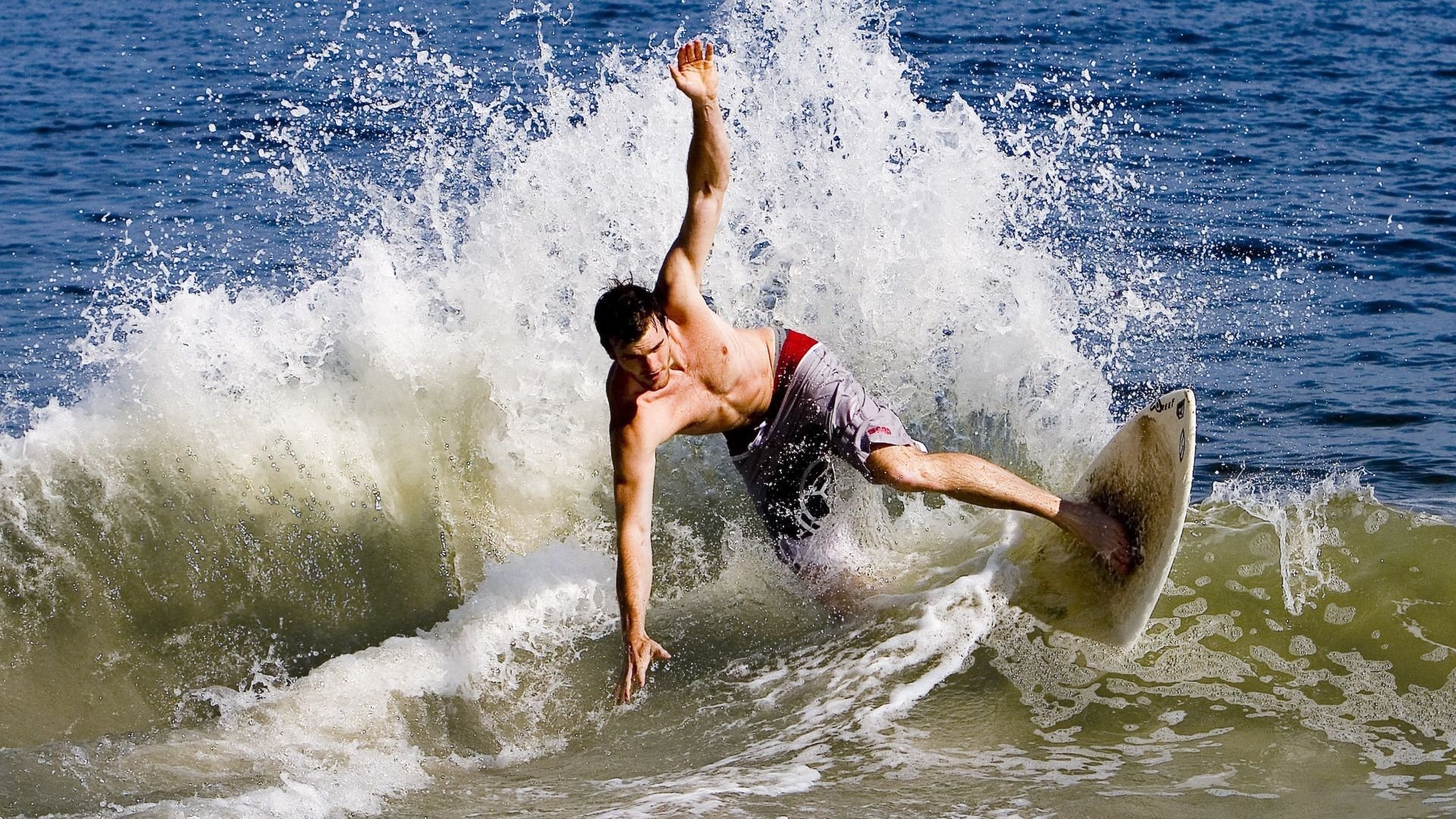 爱游戏体育官方网站詹姆斯与30激战中国队分钟，败北胜负难料！德约科维奇焦点对战赛场气氛高涨