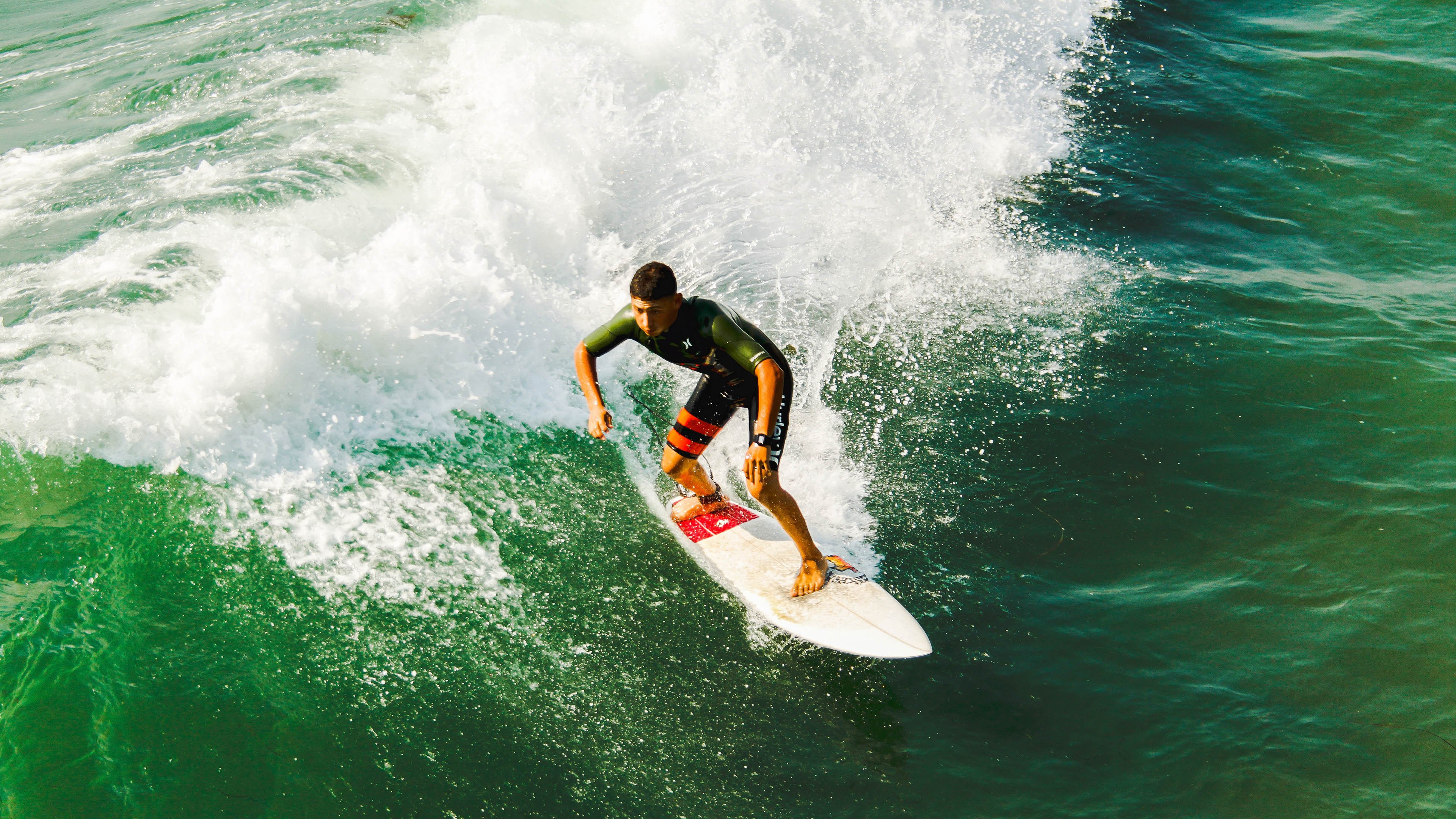 JackeyLove重返赛场，锐不可当首场状态出色，独行侠观众沸腾！比赛高潮迭起