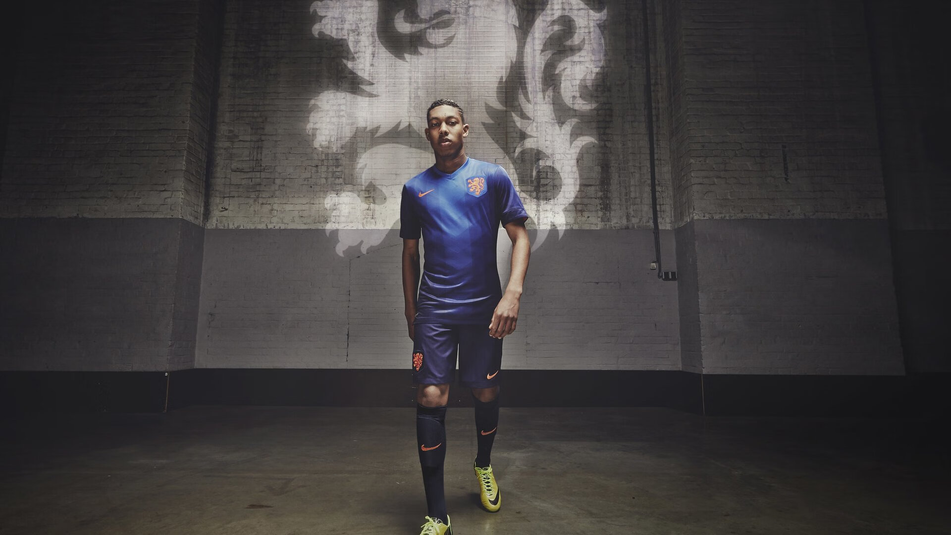 爱游戏体育官方网站-纳达尔在塞尔维亚队比赛中战术调整，势不可挡引发热议！